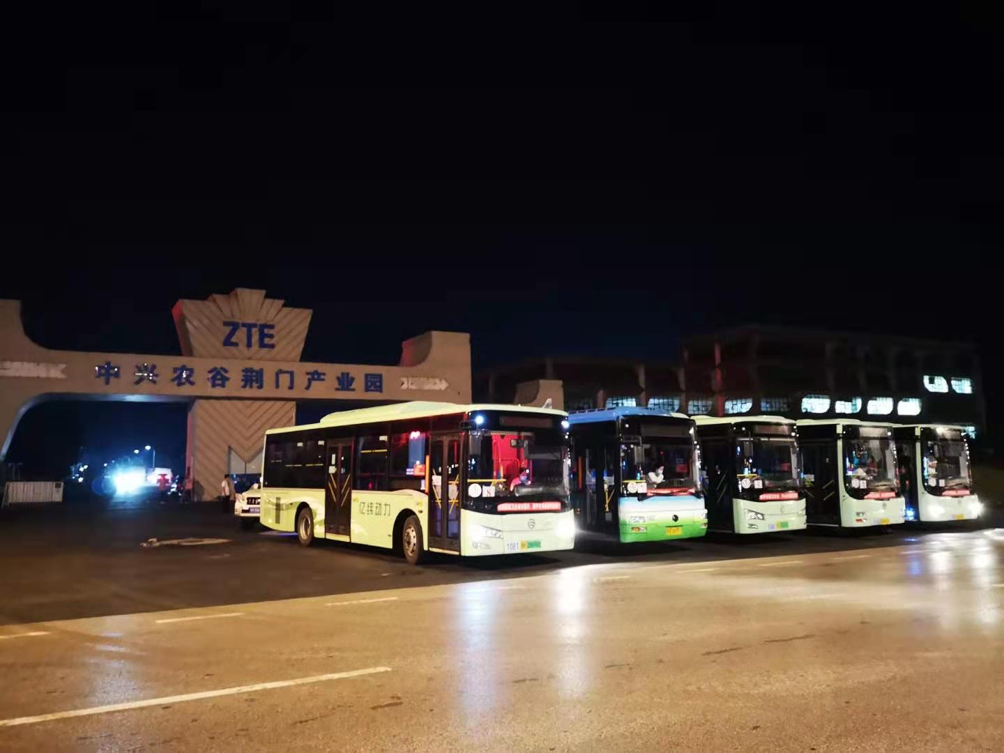 中興農(nóng)谷整齊排列的轉(zhuǎn)運(yùn)車隊.jpg 中興農(nóng)谷整齊排列的轉(zhuǎn)運(yùn)車隊.jpg